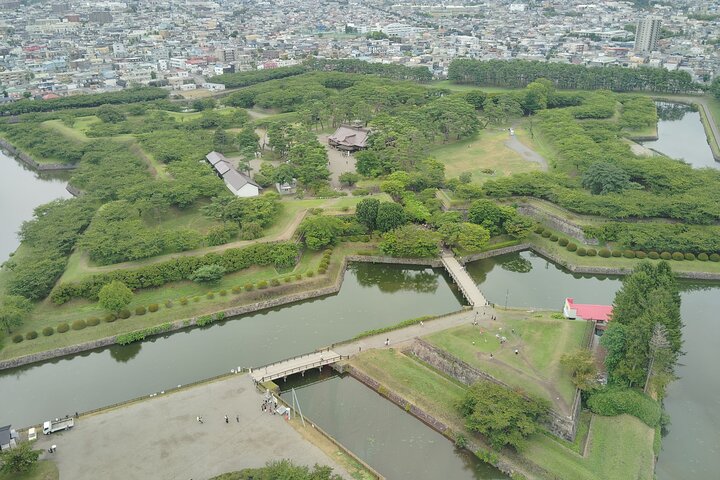 Hakodate: Goryokaku Star Fort & Tower Guided History Tour