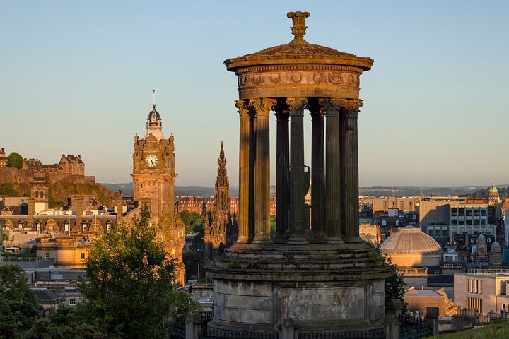 Edinburgh Castle, Royal Mile and Holyrood Palace Shore Excursion