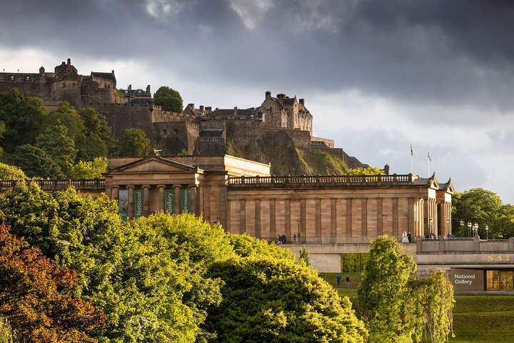 Edinburgh Castle, Royal Mile and Holyrood Palace Shore Excursion