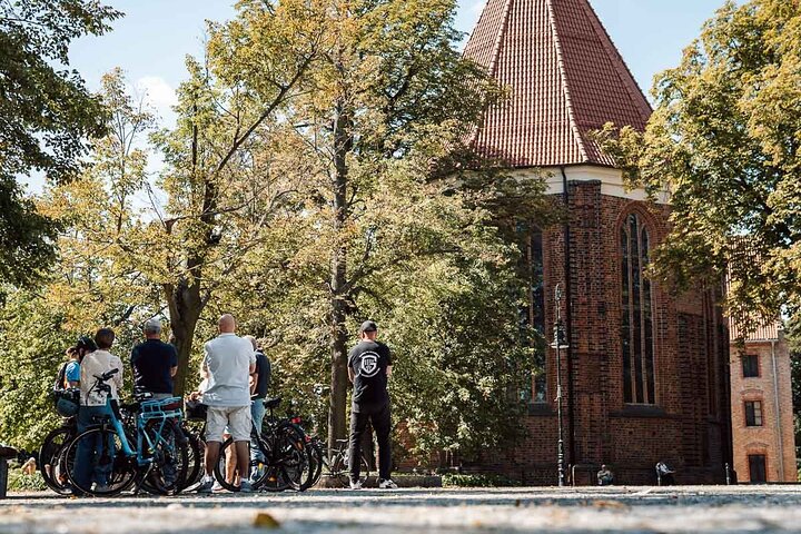 Poznań Highlights on a Guided Bike Ride