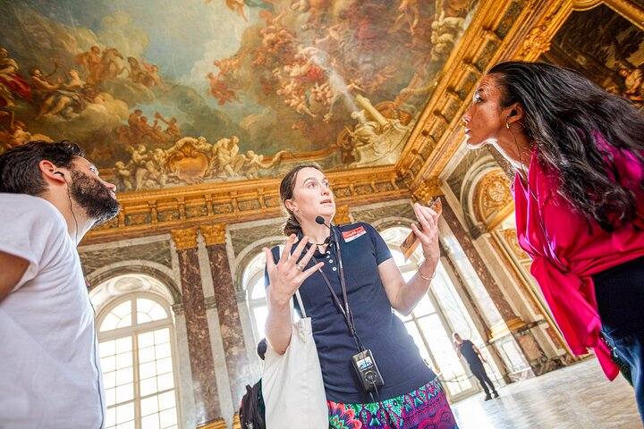 Versailles Palace Guided Tour with Reserved Entry