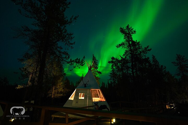 2 - Night Aurora Quest with Glass Tipi Experience