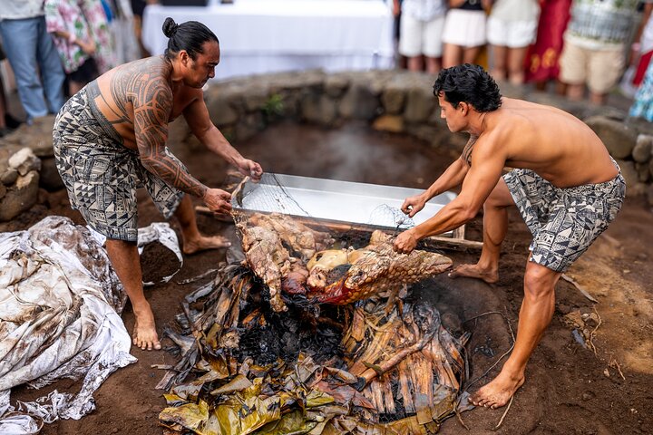 Big Island, Hawaii: Admission to Voyagers of the Pacific Luau