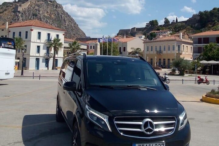Athens Guided Tour with Electric Limousine