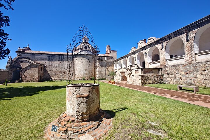 PRIVATE TOUR: Alta Gracia with Che Guevara´s house