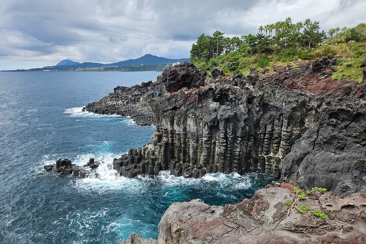 Jeju South-West Essentials: Hallasan & Signature Highlights
