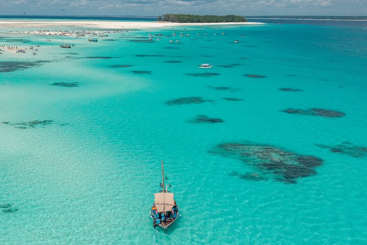 Private/Sharing: Explore Mnemba Island with a dhow