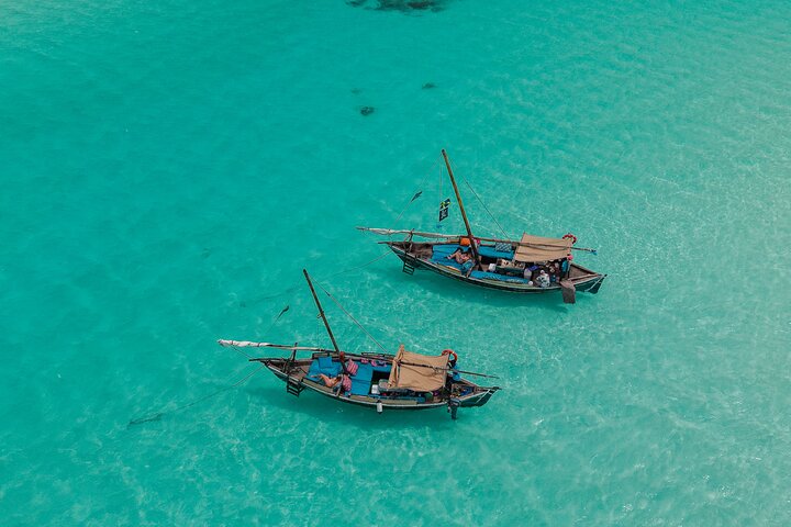 Private/Sharing: Explore Mnemba Island with a dhow