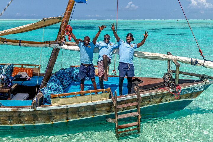 Private/Sharing: Explore Mnemba Island with a dhow