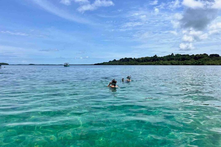 Bocas del Toro Island Hopping Day Tour in Zapatilla Beach