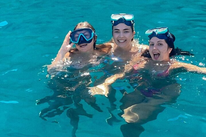 Makarska 3-Island Speedboat Tour: Blue Cave on Hvar & Blue Lagoon