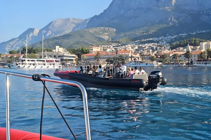 Makarska 3-Island Speedboat Tour: Blue Cave on Hvar & Blue Lagoon