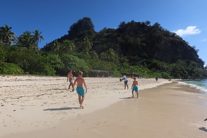 Cruisin’ Fiji: Monuriki, Mana Sand Bar & Snorkelling Day Cruise