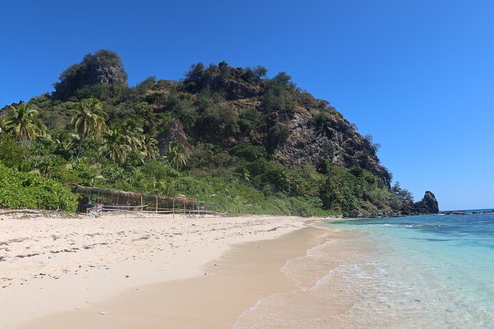 Cruisin’ Fiji: Monuriki, Mana Sand Bar & Snorkelling Day Cruise
