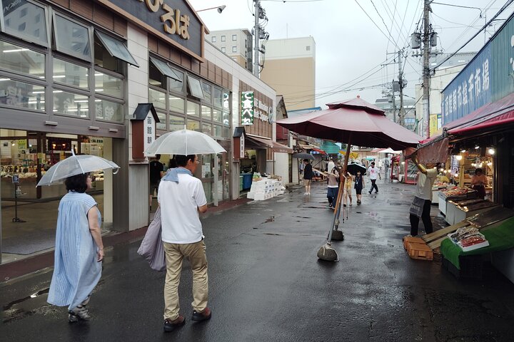 Hakodate: Morning Market Tour with Seafood Tasting Options