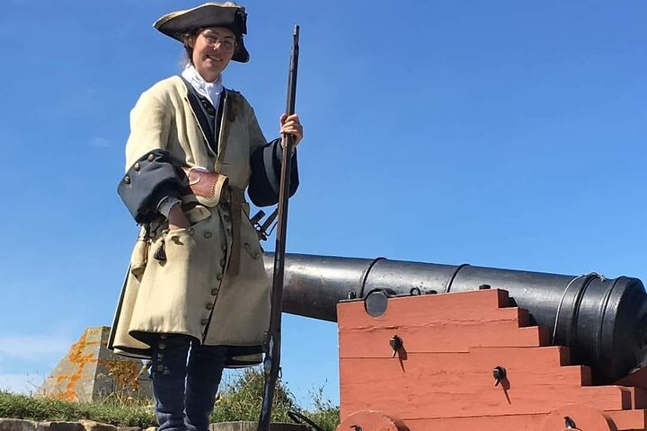 Louisbourg Fortress, Lighthouse & Cliffside Adventure Sydney NS
