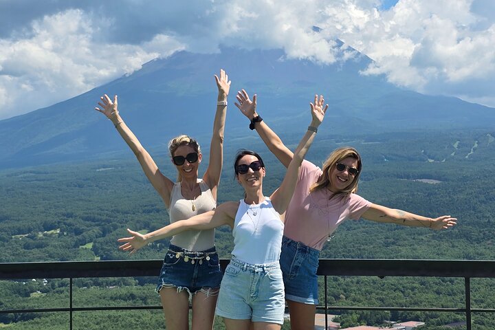 Locally Owned: Private Mt. Fuji Icons & Hidden Gems (Kawaguchiko)