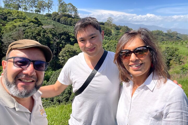 Full Day Poas Volcano, La Paz Waterfall Gardens and Coffee Plantation Experience