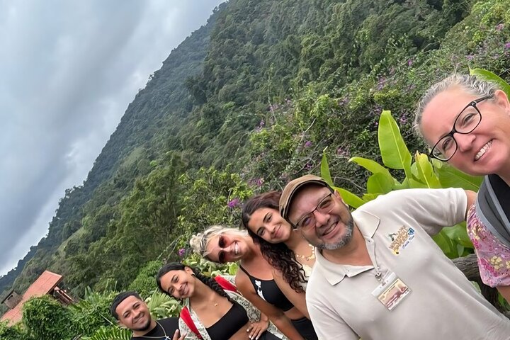 Full Day Poas Volcano, La Paz Waterfall Gardens and Coffee Plantation Experience