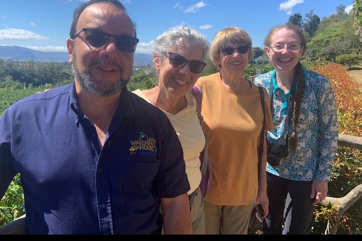 Full Day Poas Volcano, La Paz Waterfall Gardens and Coffee Plantation Experience