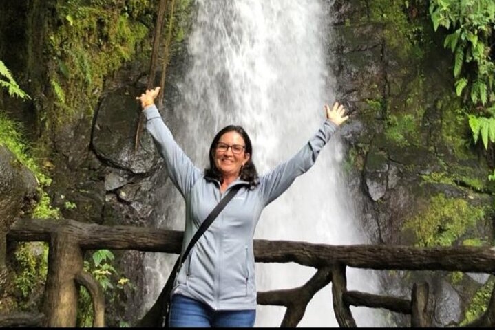Full Day Poas Volcano, La Paz Waterfall Gardens and Coffee Plantation Experience