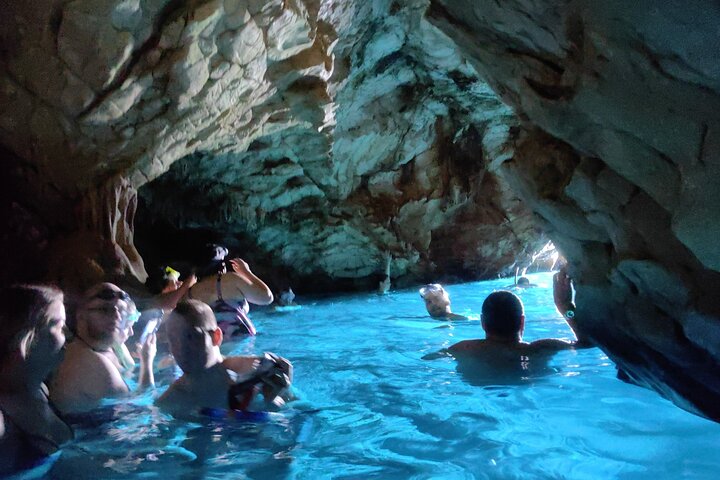 Hvar & Brač PRIVATE Speedboat: Cave, Blue Lagoon & Hidden Bays