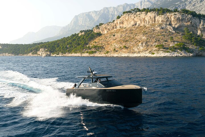 Hvar & Brač PRIVATE Speedboat: Cave, Blue Lagoon & Hidden Bays