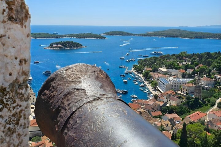 Makarska 4-Island Luxory Boat Tour: Hvar Town & Pakleni Islands