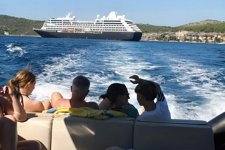 Makarska 4-Island Luxory Boat Tour: Hvar Town & Pakleni Islands