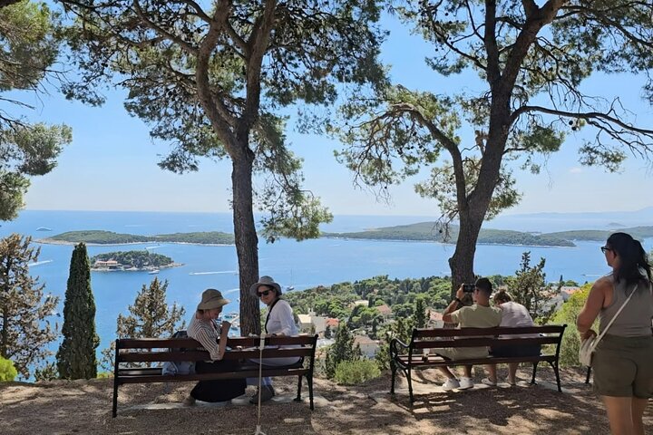 Makarska 4-Island Luxory Boat Tour: Hvar Town & Pakleni Islands
