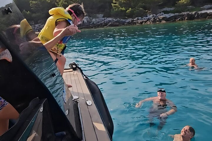 Makarska 4-Island Luxory Boat Tour: Hvar Town & Pakleni Islands