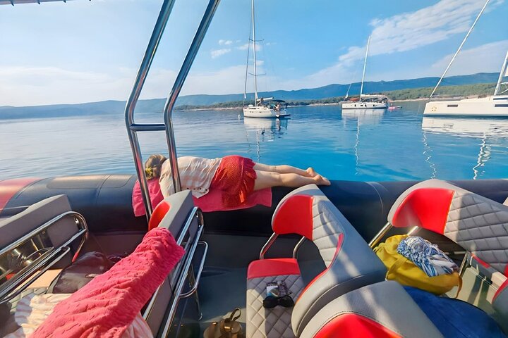 Makarska 3-Island Speedboat Tour: Golden Horn and "Little Venice"