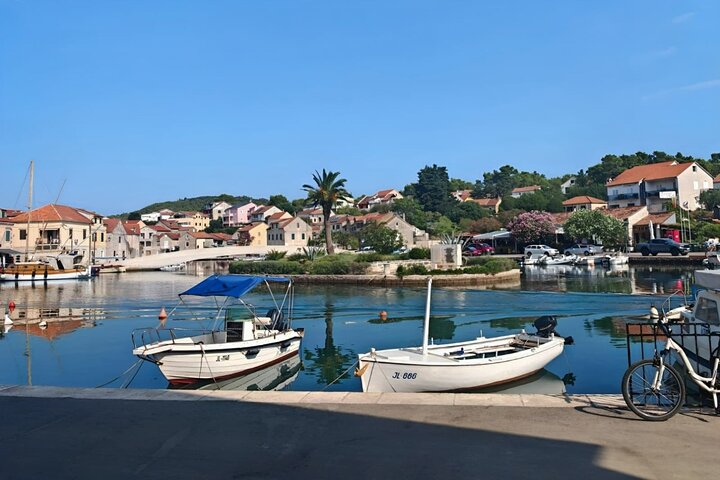 Makarska 3-Island Speedboat Tour: Golden Horn and "Little Venice"