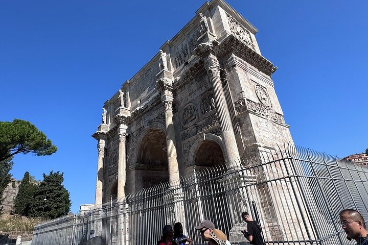 Rome: Colosseum, Forum & Palatine with Arena Access + Audio Guide