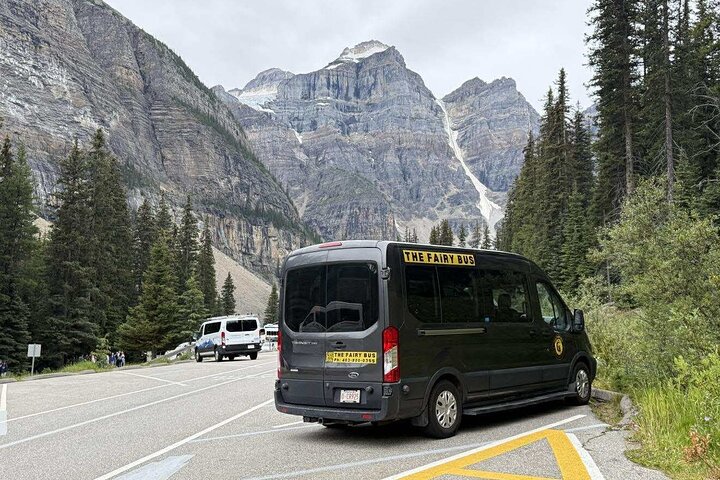 Calgary/Canmore/Banff: Moraine Lake & Lake Louise Return Shuttle