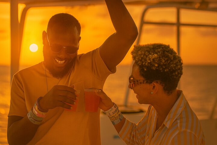 Grand Bahama Catamaran Sunset Cruise with Drinks and Snacks