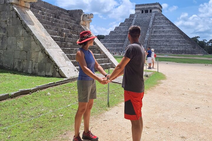 Chichen Itza : Walking Tour with Expert Guide + Skip-the-Line