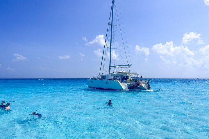 Luxury Yacht: Ras Mohammed & White Island, Lunch & Snorkel