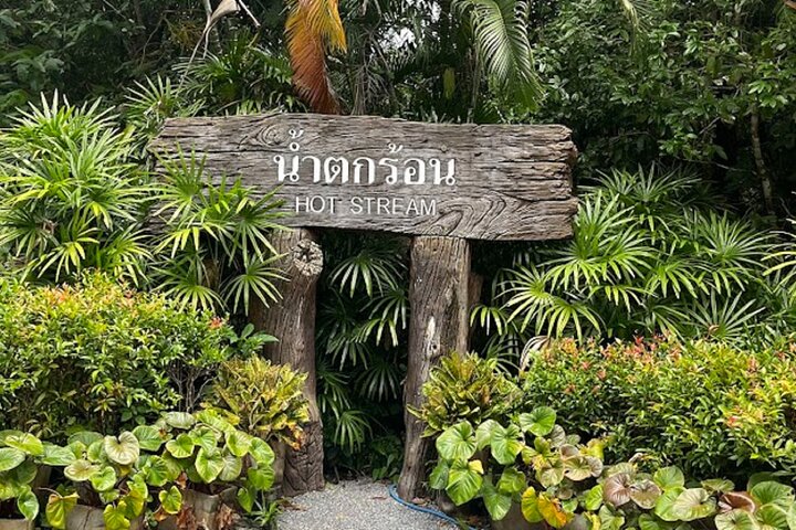 Krabi: Tiger Cave, Emerald Pool, and Hot Springs Small-Group Tour