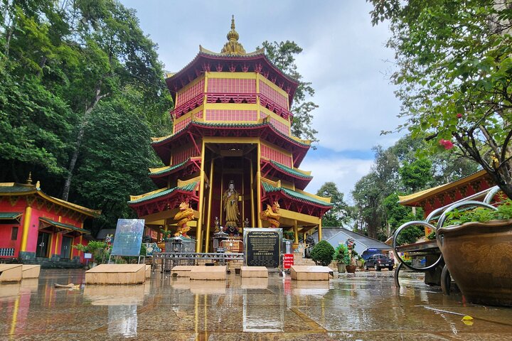 Krabi: Tiger Cave, Emerald Pool, and Hot Springs Small-Group Tour