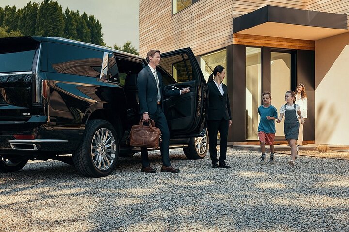 Guangzhou-Macau Elite Transfer & Assistance: Luggage-Free