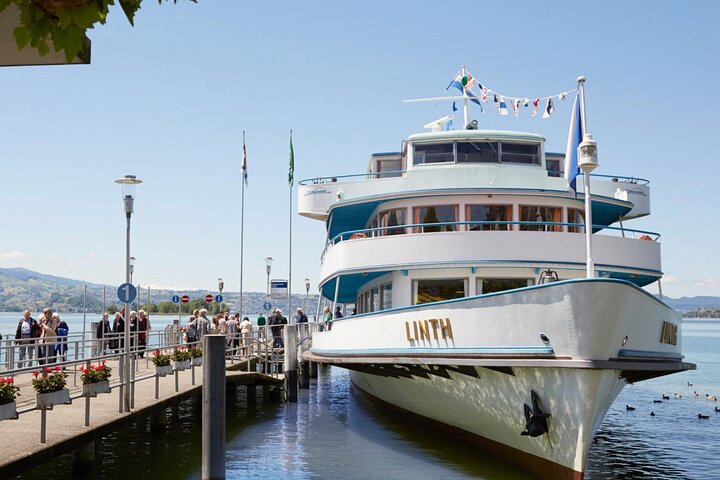 Zurich City Tour with Chocolate Tasting and Lake Cruise