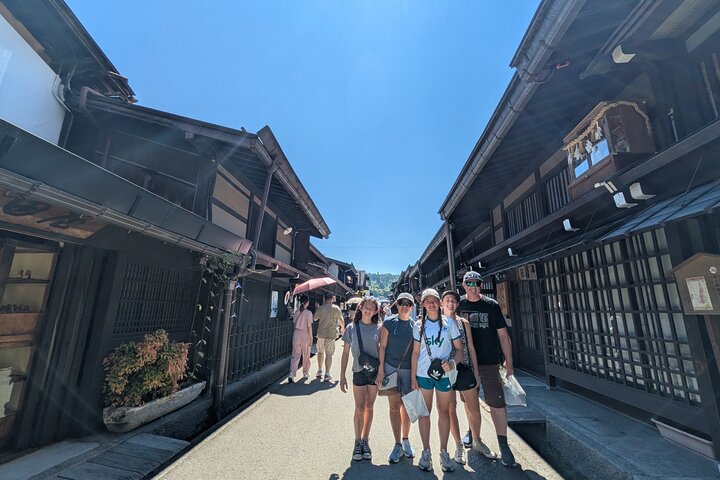 Takayama & Shirakawa-go Private Tour – Guide & Car from Nagoya