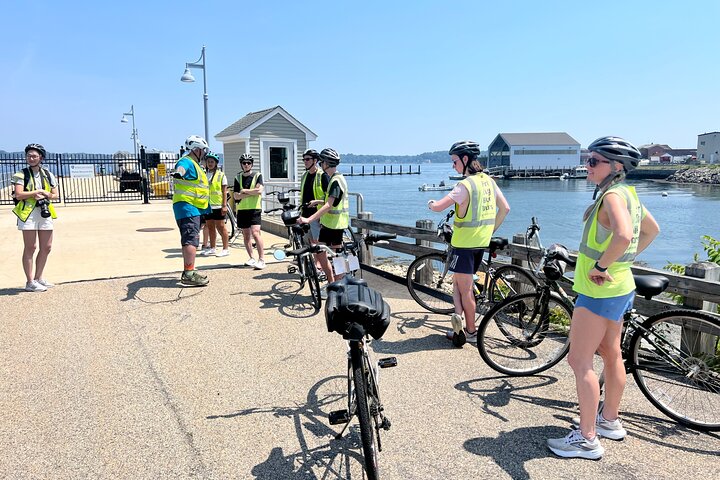 Islands & Harbor Bike Tour-Sightseeing + Exploring Must-See Sites