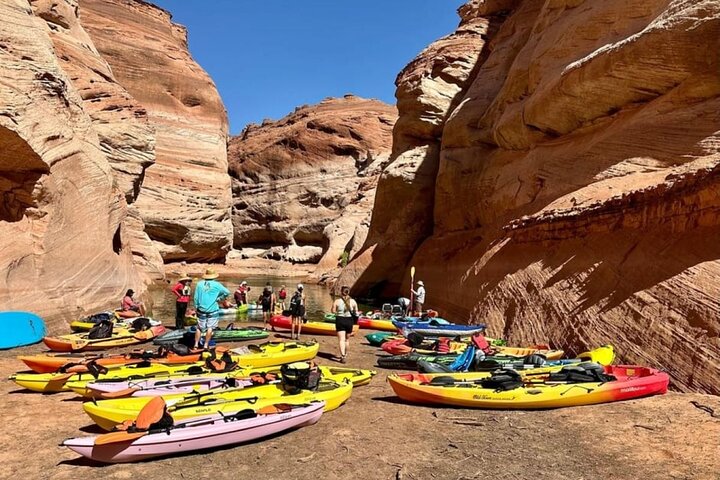 Lake Powell Kayak and Water Antelope Canyon Hike Guided Tour