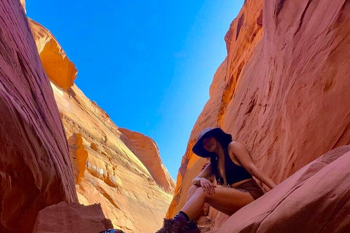 Lake Powell Kayak and Water Antelope Canyon Hike Guided Tour