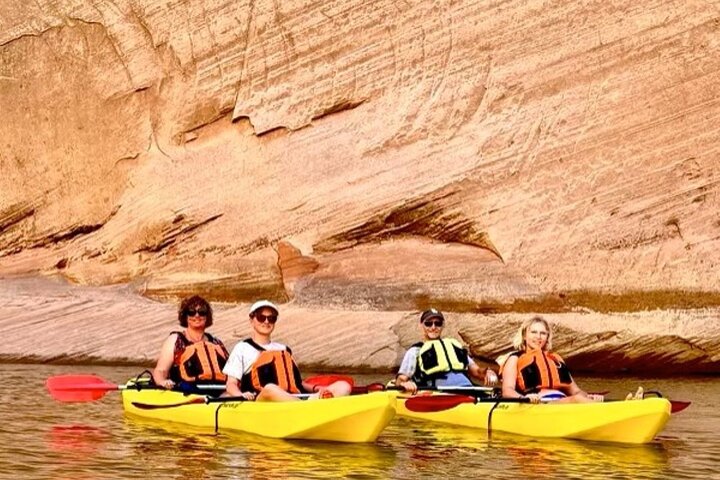 Lake Powell Kayak and Water Antelope Canyon Hike Guided Tour