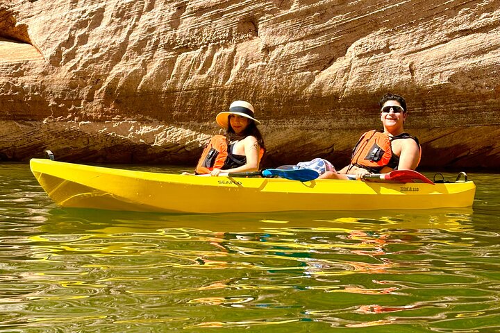 Lake Powell Kayak and Water Antelope Canyon Hike Guided Tour