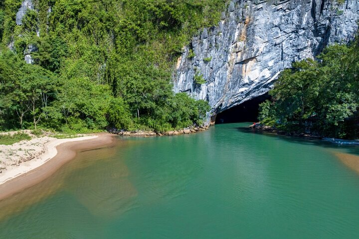 Phong Nha Cave and Paradise Cave: Guided Boat Tour & Exploration
