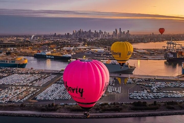 Hot Air Balloon Flights over Melbourne City (optional breakfast)